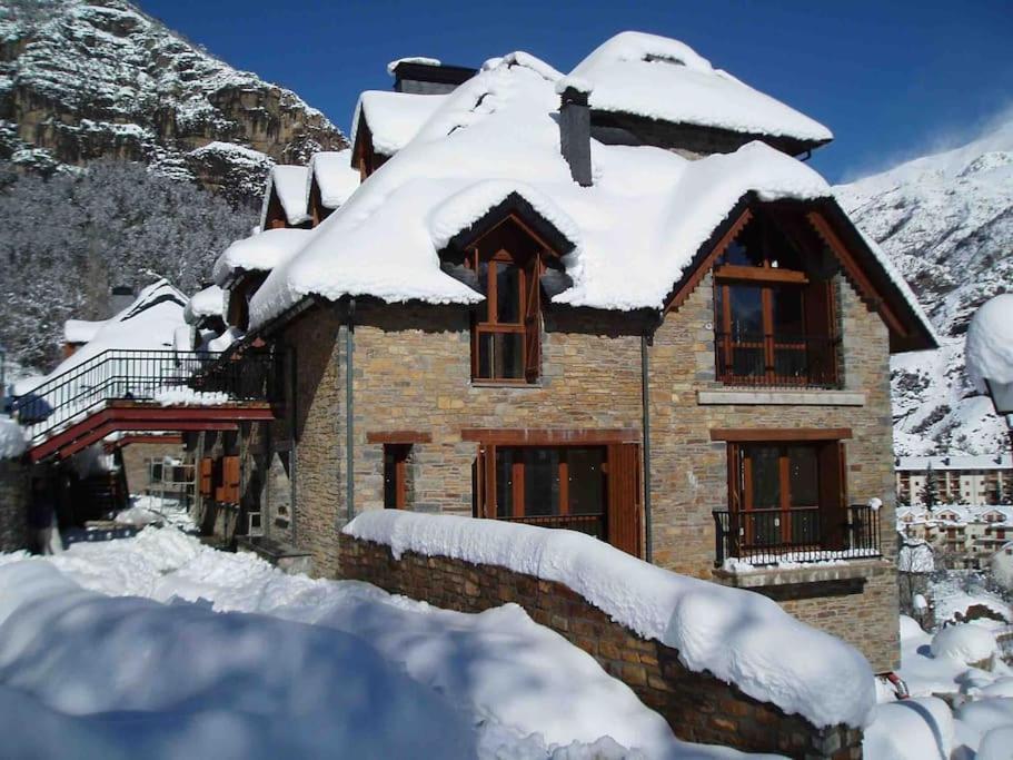 Elegante Apartamento En Escarrilla Con Vistas Al Valle Eksteriør bilde