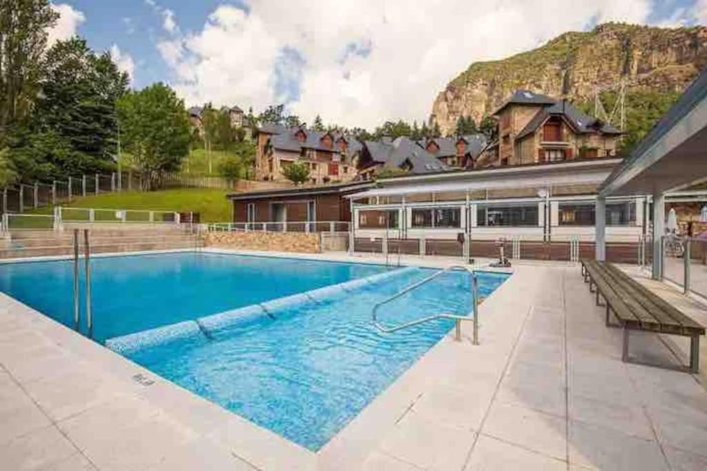 Elegante Apartamento En Escarrilla Con Vistas Al Valle Eksteriør bilde