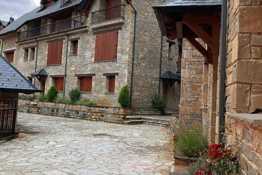 Elegante Apartamento En Escarrilla Con Vistas Al Valle Eksteriør bilde